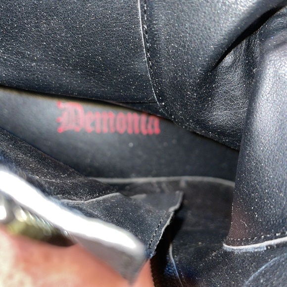 Black Demonia Shaker-52 - Picture 12 of 13